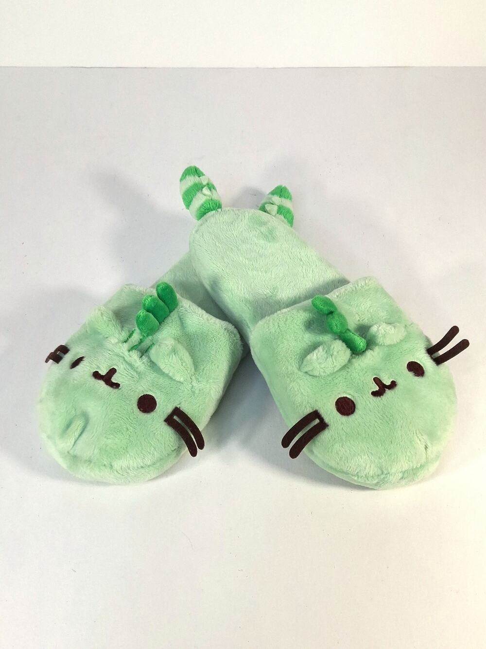 GUND Pusheen Pusheenosaurus Plush Dino Slippers Green 12" One Size Soft Warm Cat